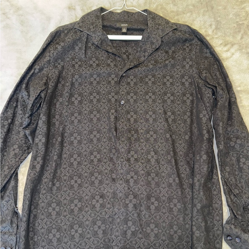 Alfani Gray Casual Button Down Shirt with Intricate Pattern